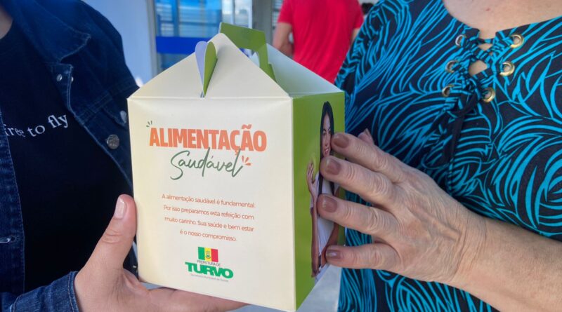 Prefeitura de Turvo entrega mais de 120 kits de alimentação para pacientes que realizam tratamento